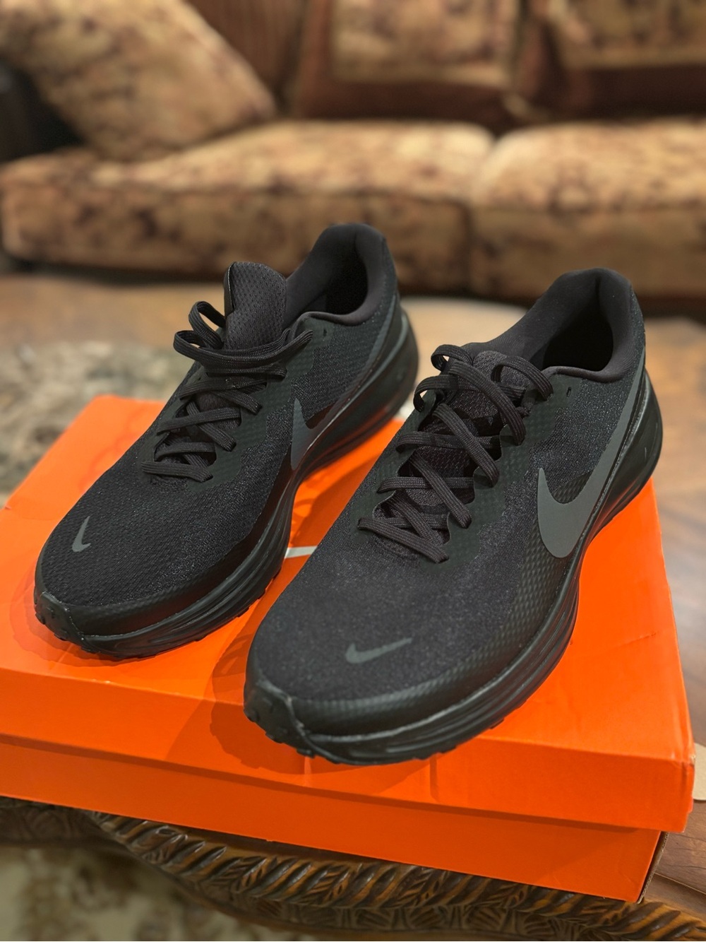 Mens Nike Revolution 8 black sneakers in US 12 Running Sneakers